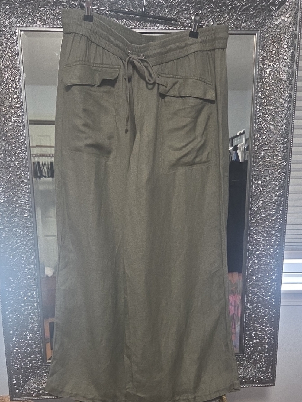 Lou & Grey Wide Leg Olive Green Linen Pants. NWT